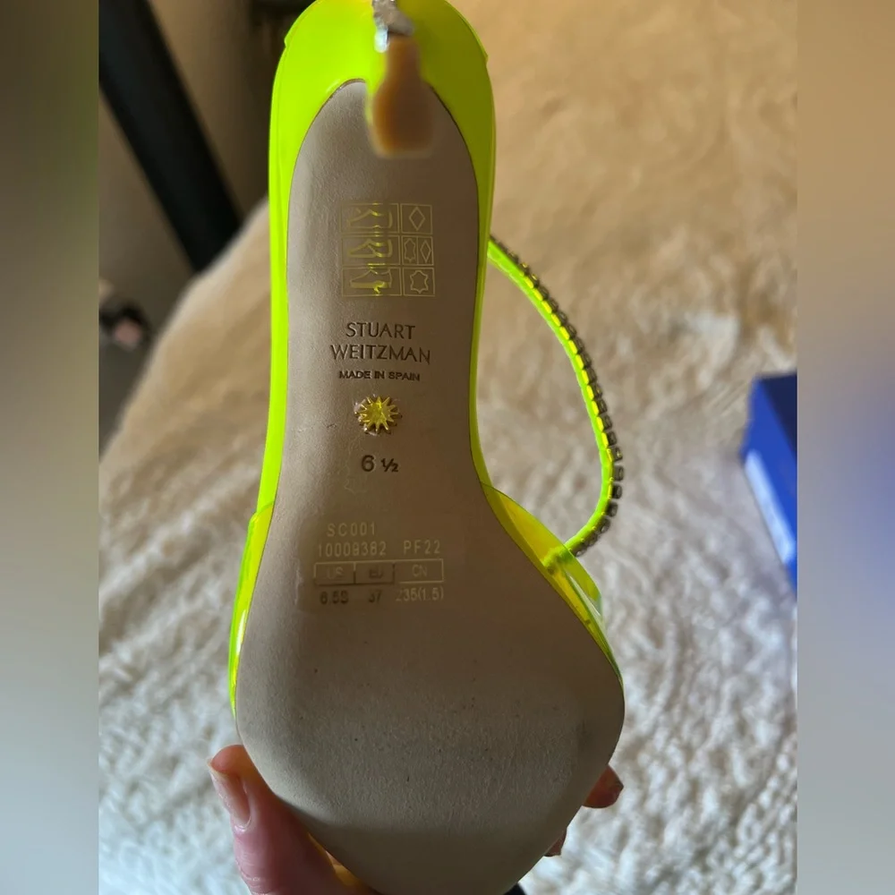 Stuart Weitzman. Neon Green. Size 6.5. - Picture 3 of 4